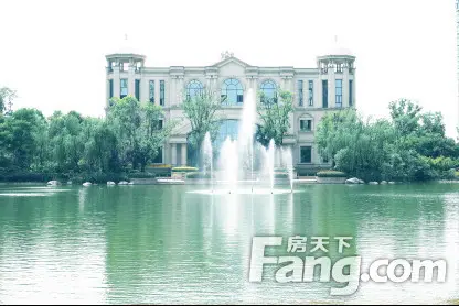 湖边的豪宅 藏着你所不知道的秘密