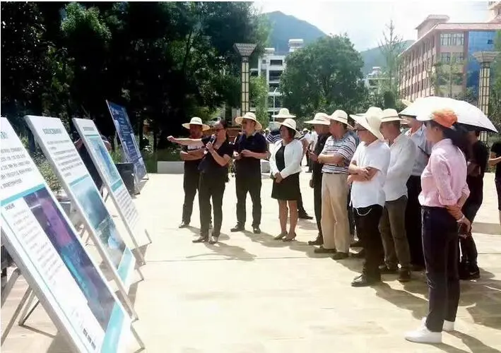 大理州鹤庆县召开2017年重点项目招商推介会