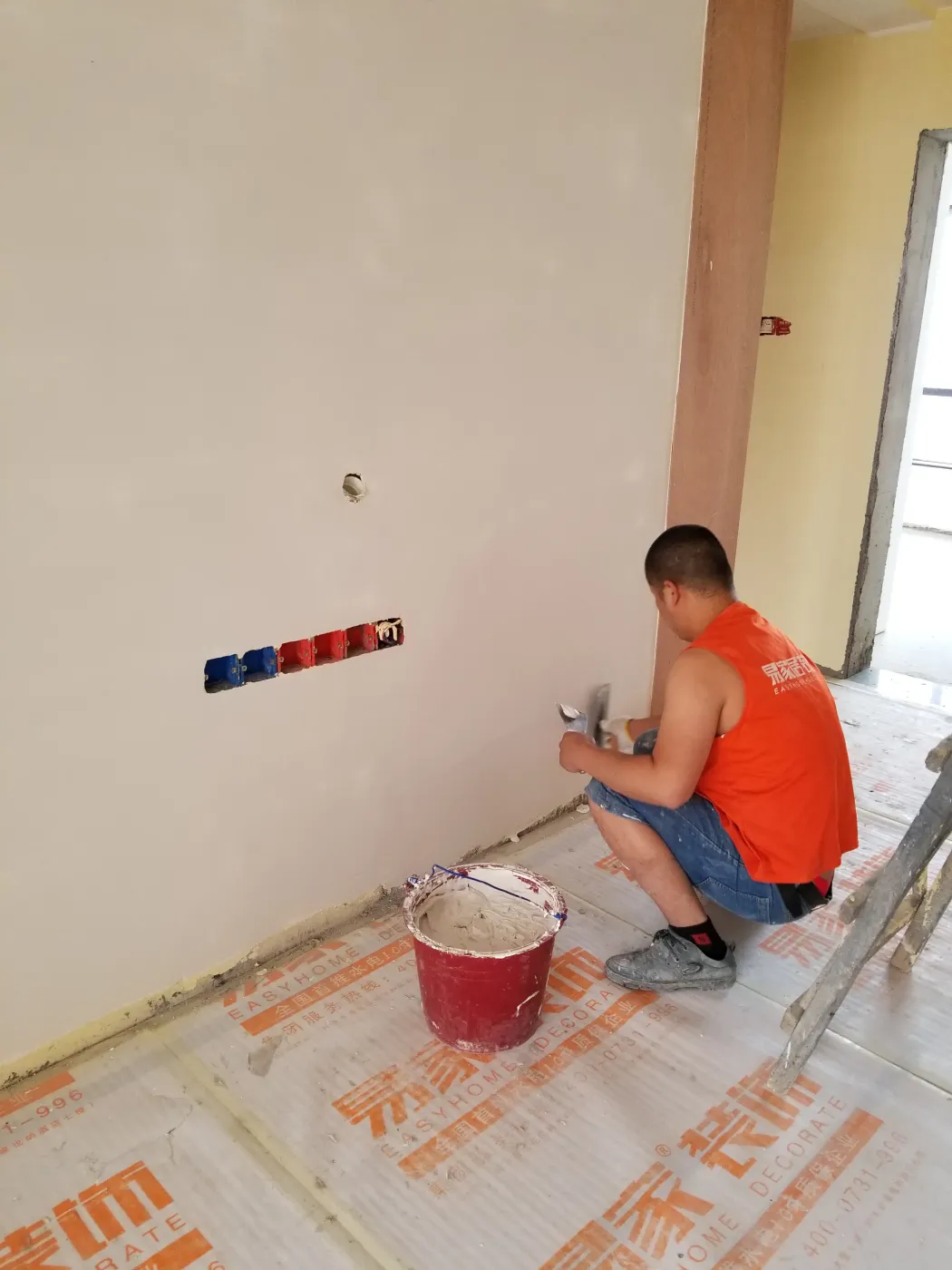 "粽"情端午|易家董事长带队慰问坚守在一线的工人