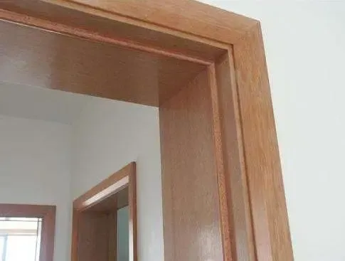 门套安装做直角还是拼接好?我家当初不懂行,没有半年就重装