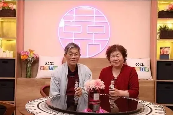 因女儿长期在国外生活,两个儿子也不在身边.